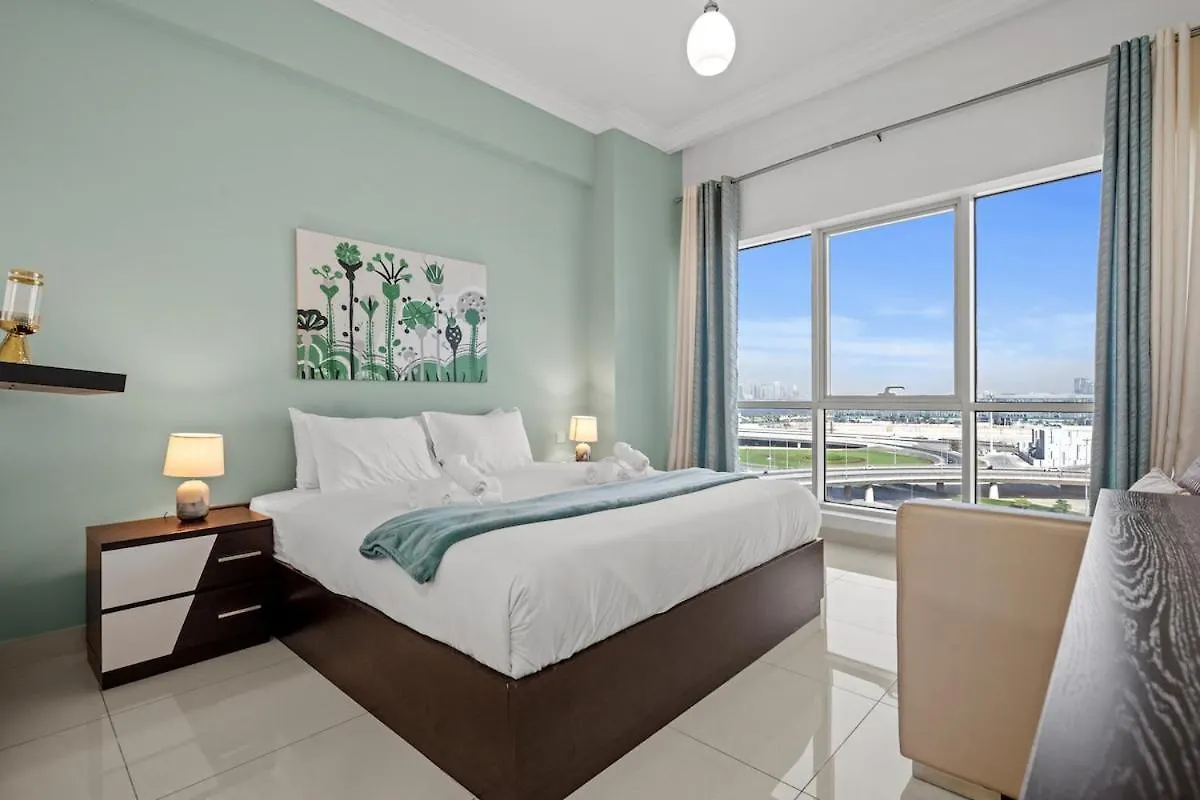 Central Business Bay By Stayinhomes - 10 Mins Burj Khalifa - 1Bed - Parking - Pool - Gym Dubai